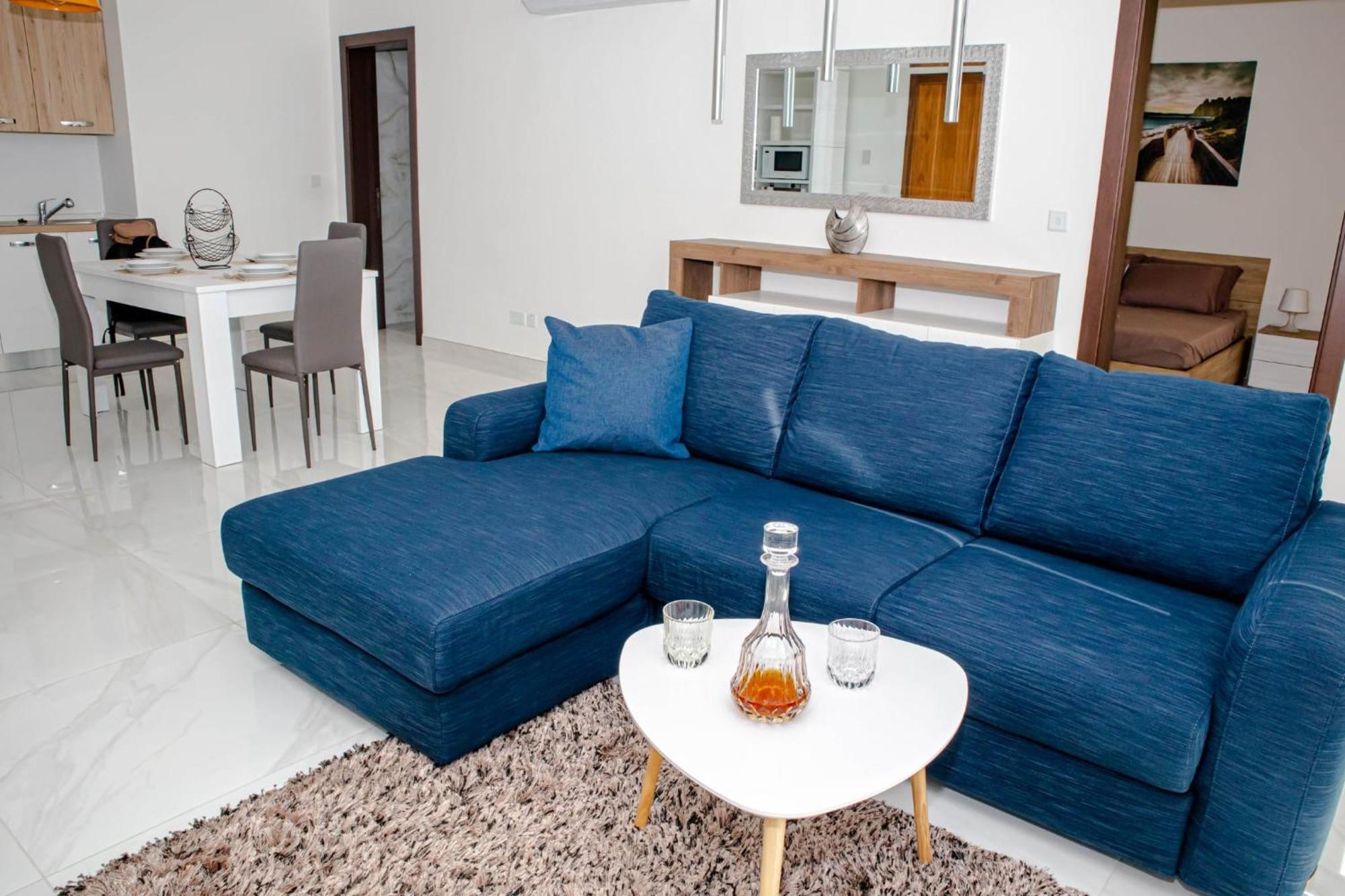 Brend New One Bedroom Penthouse Сент-Полс-Бей